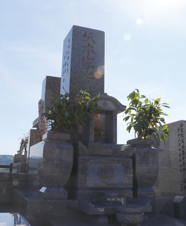 心をつなぎ、絆をつむぐお墓づくり